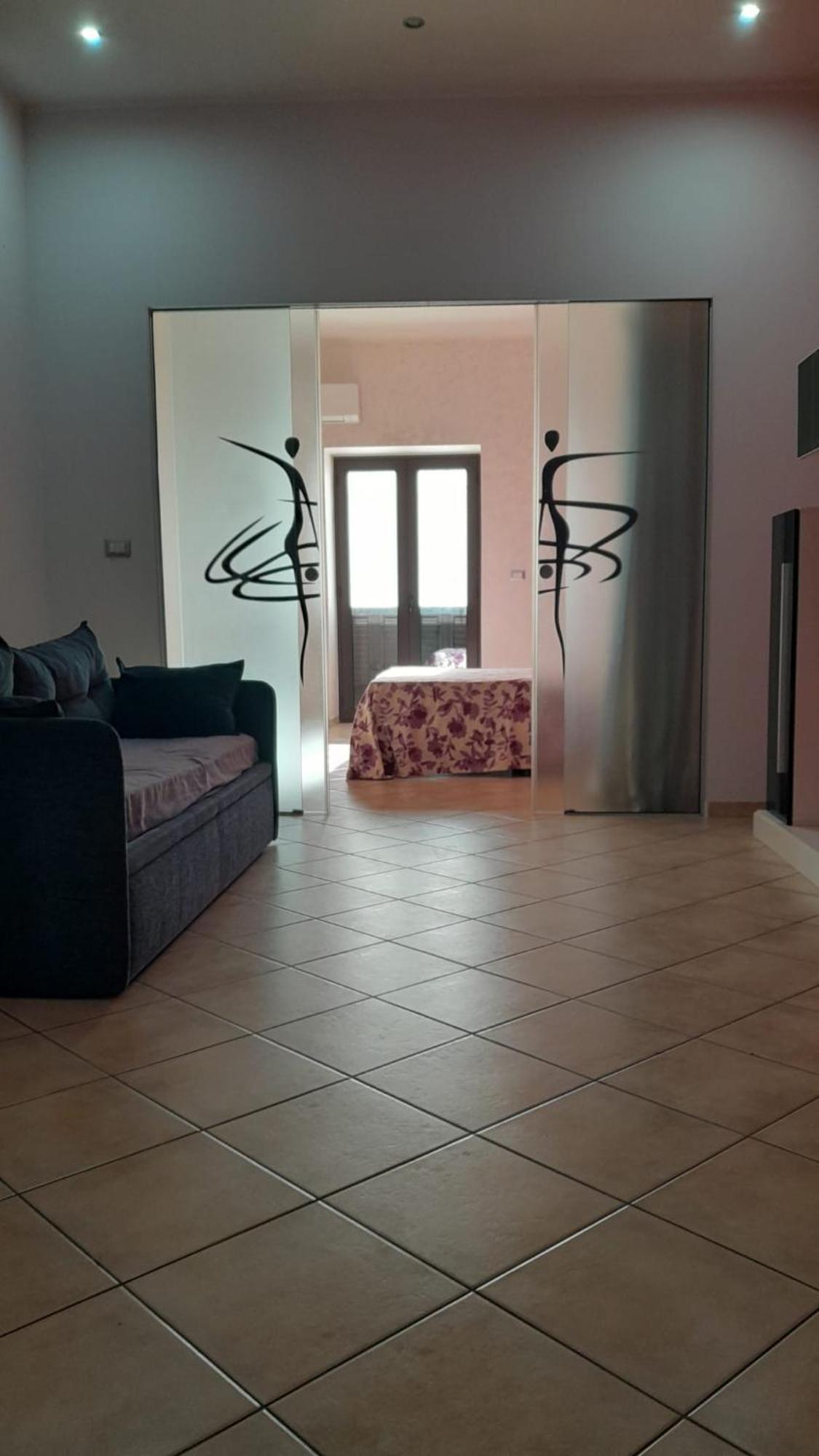 Anna'S Apartment - Milazzo Buitenkant foto
